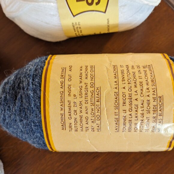 Acrylic Yarn Bundle - Picture 2 of 6